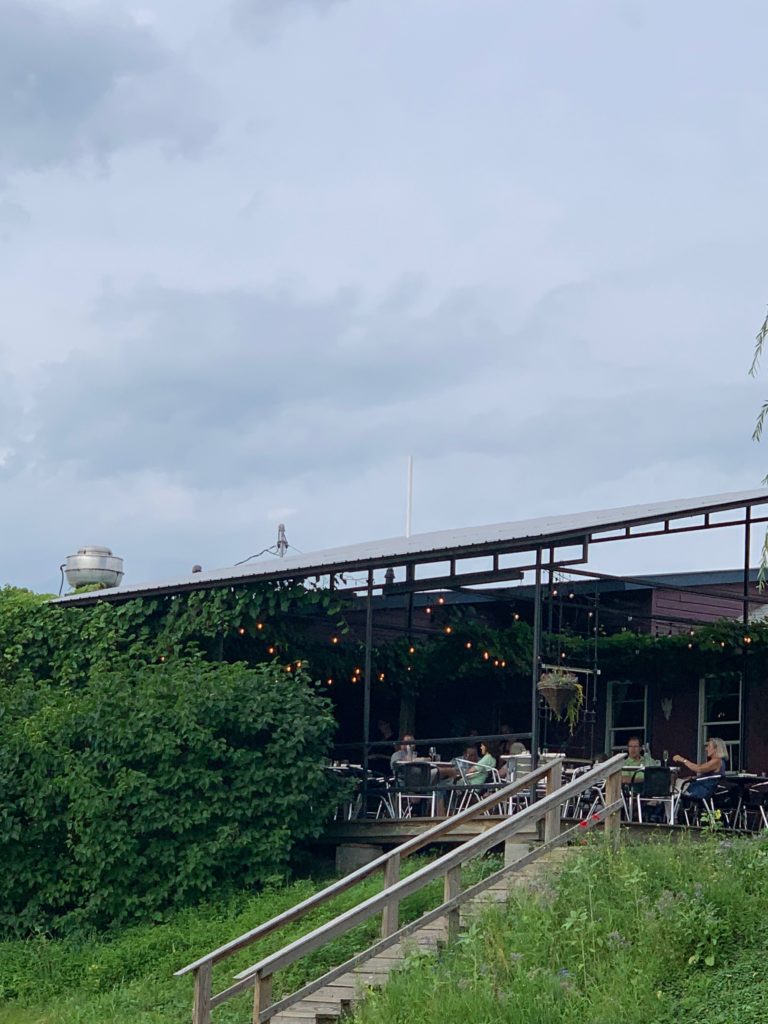 Exterior of an outdoor restaurant in new york wine country